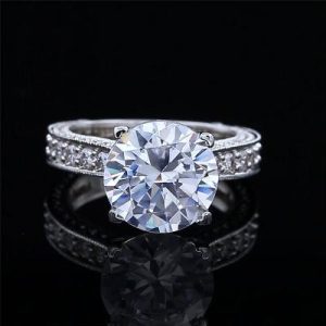 4.5 CT Round Cut Engagement Ring in White Gold