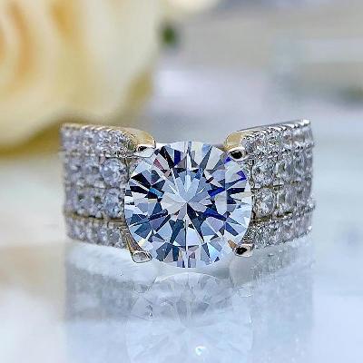 3.2 Ct Round Cut Paved Ring