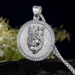 Crown Lion King Round Pendant