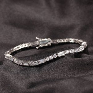 3mm Baguette Cut Stone Tennis Bracelet in White Gold