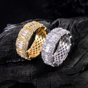 8mm Baguette-Cut Halo Band in Gold