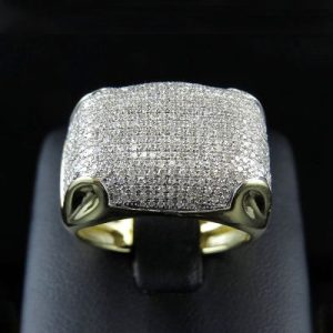 Iced Out Ring in Gold