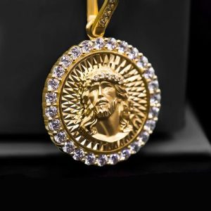 925S & VVS Moissanite Diamond Round Jesus Pendant