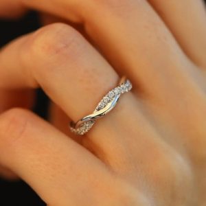 0.36CT Round Cut VVS Moissanite S925 Silver Twisted Wedding Band