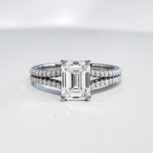 3.84CT Emerald & Round Cut VVS Moissanite S925 Silver Split Shank Engagement Ring