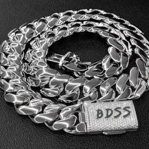 22mm 925S & VVS Moissanite Box Clasp Stainless Steel Cuban Chain