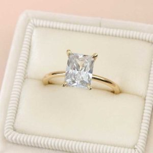 0.5ct - 5ct Solitaire Radiant Cut VVS Moissanite Engagement Ring