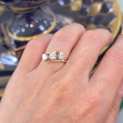 1.8CT Round Cut VVS Moissanite Engagement Ring