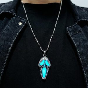 Glow In The Dark Screaming Ghost Face Pendant